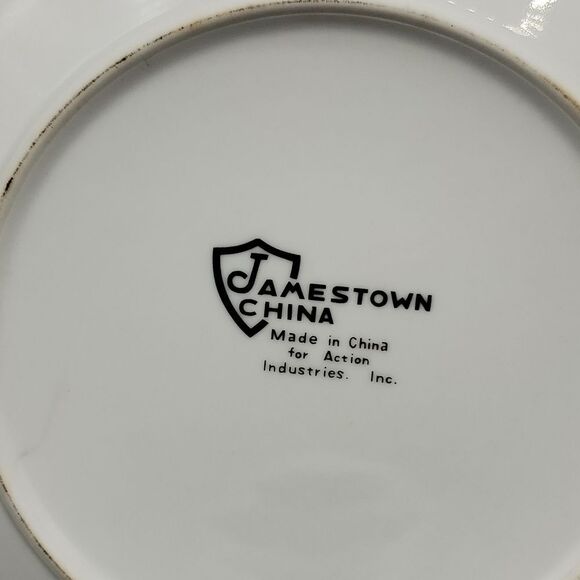 Jamestown China Christmas Tree Salad or Dessert Plate with Gold Trim 7.75" Set 2 - Picture 5 of 6